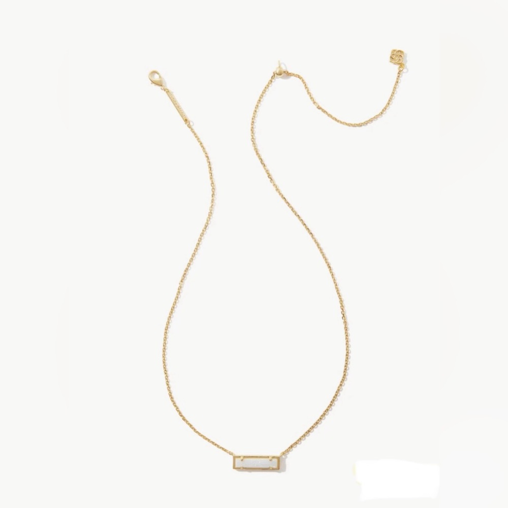 Kendra Scott Leanor Gold Short Pendant Necklace in Iridescent Drusy